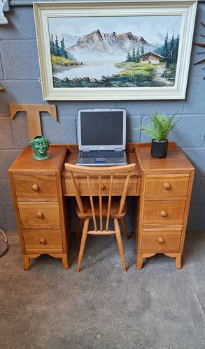 Mid century oak - mid, ~